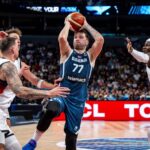 Basketball Riga 10.09.2025 DBB Länderspiel Männer Herren EuroBasket 2025 Viertelfinale Deutschland (GER) - Slowenien (SLO) Luka Doncic (Slowenien, No.77) Franz Wagner (Deutschland, No.09)