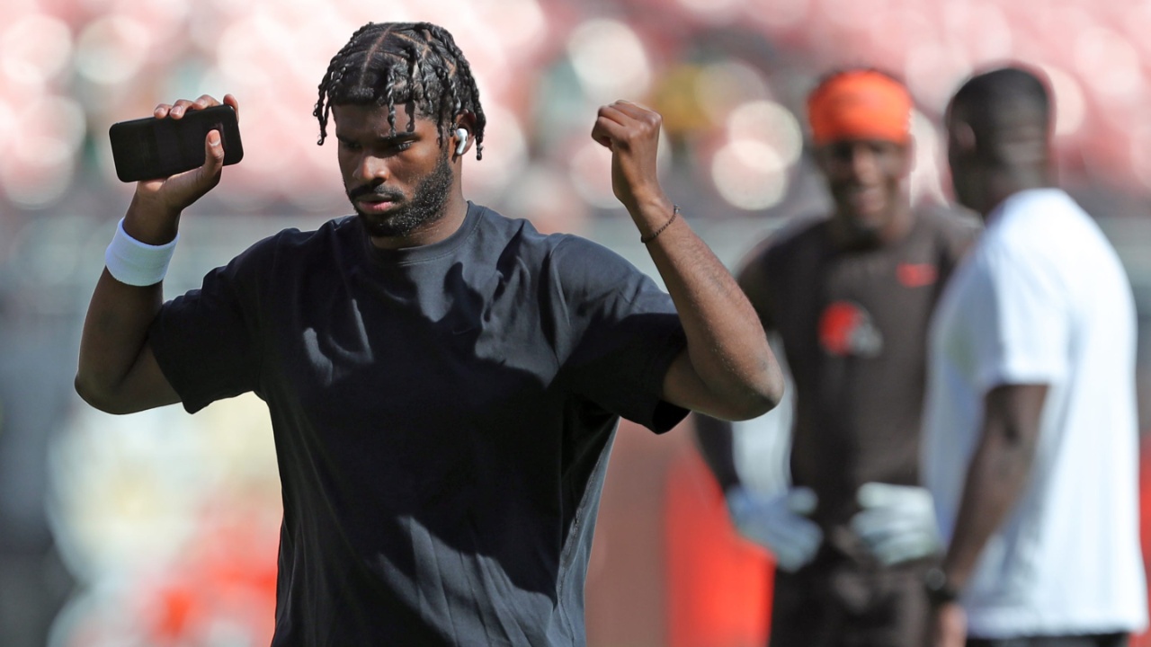 Cleveland Browns quarterback Shedeur Sanders gets warmed up before an NFL football game at Huntington Bank Field, Sept. 21, 2025, in Cleveland, Ohio.