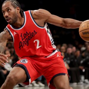 Mar 28, 2025; Brooklyn, New York, USA; Los Angeles Clippers forward Kawhi Leonard (2) drives to the basket against the Brooklyn Nets during the first quarter at Barclays Center.