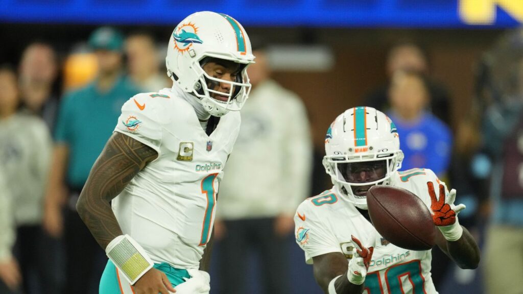 Tyreek Hill and Tua Tagovailoa