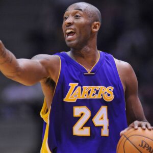December 19, 2009 - NJ Nets Vs LA Lakers: Kobe Bryant of the LA Lakers drives to the basket during the first half.