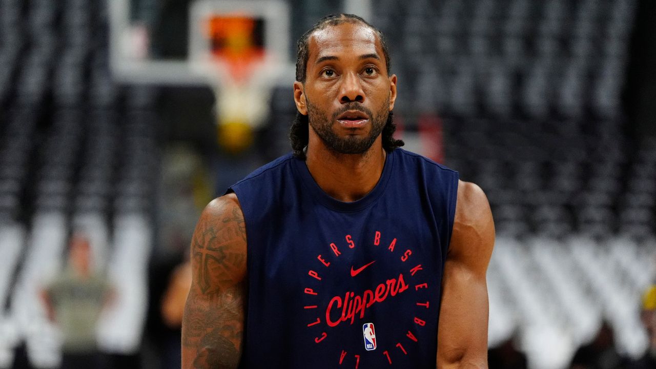 LA Clippers forward Kawhi Leonard (2) warms up before the game against the Denver Nuggets at Ball Arena.
