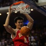 Yao Ming (Houston Rockets) - Dunking