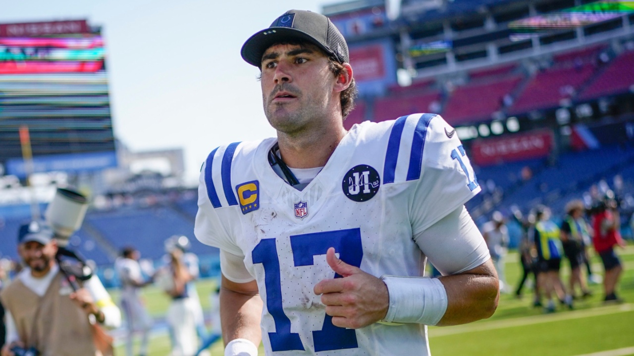 Indianapolis Colts quarterback Daniel Jones (17) leaves the field after the game against the Tennessee Titans at Nissan Stadium in Nashville, Tenn., Sunday, Sept. 21, 2025.