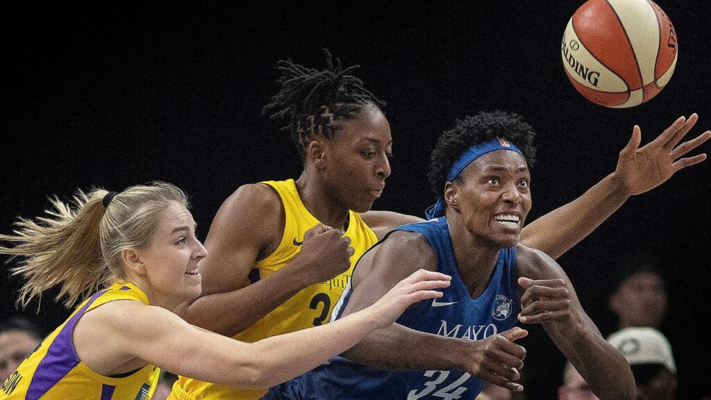 Los Angeles Sparks vs. Minnesota Lynx Minnesota Lynx s Sylvia Fowles (34) faces a double team by the Los Angeles Sparks in the second quarter