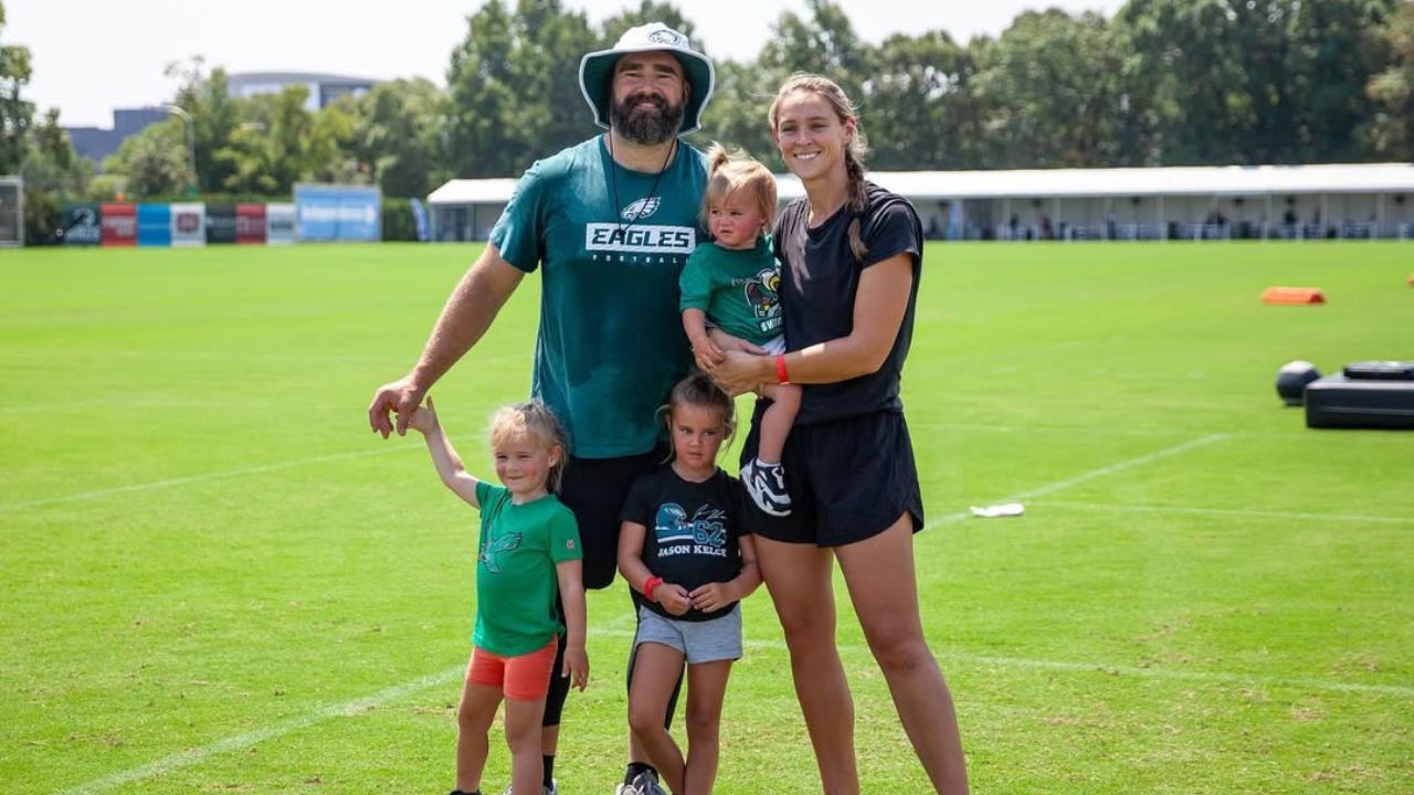 Jason Kelce with wife Kylie and kids.
