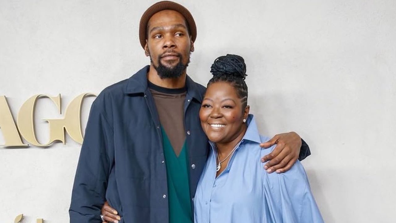 Kevin Durant (L), Wanda Durant (R)