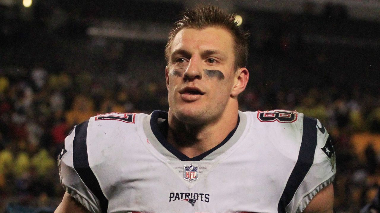 New England Patriots tight end Rob Gronkowski (87) leaves the field after defeating the Pittsburgh Steelers at Heinz Field. New England won 27-24.
