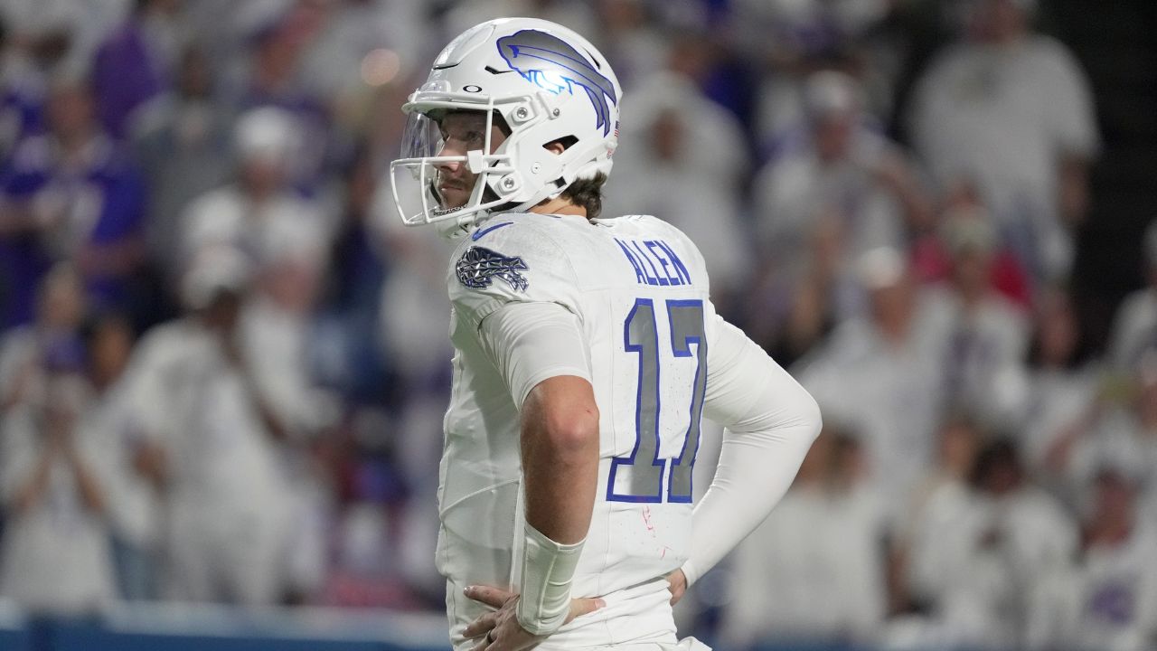 Buffalo Bills quarterback Josh Allen takes a look around waiting for play to start during final seconds in the fourth quarter at Highmark Stadium in Orchard Park on Oct. 5, 2025.