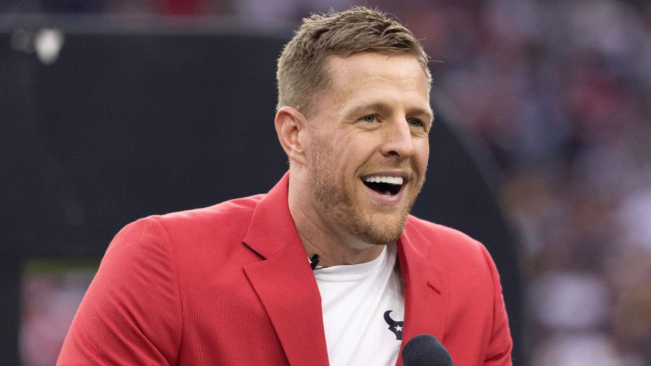 Former Houston Texans JJ Watt speaks to the fans during his Ring Of Honor Ceremony at halftime during the game between the Texans and Pittsburgh Steelers at NRG Stadium.