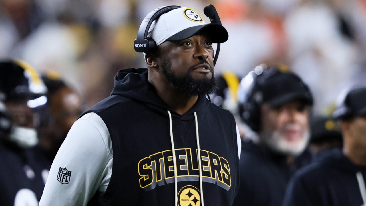 Pittsburgh Steelers head coach Mike Tomlin looks up at the video scoreboard during the second half against the Cincinnati Bengals at Paycor Stadium.