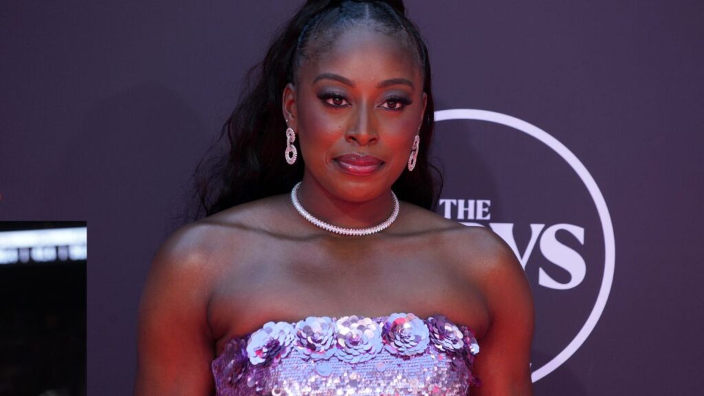 Chiney Ogwumike poses on the ESPYs red carpet at the Dolby Theatre.