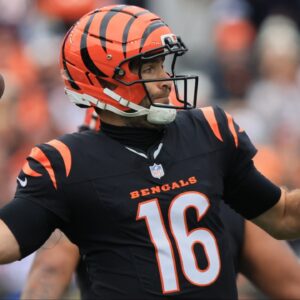 Cincinnati Bengals quarterback Joe Flacco (16) throws a pass against the Chicago Bears during the second quarter at Paycor Stadium.