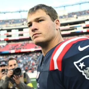 New England Patriots quarterback Drake Maye (10) reacts to the win after the game against the Cleveland Browns at Gillette Stadium.