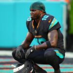Miami Dolphins wide receiver Tyreek Hill (10) practices before the game against the New York Jets at Hard Rock Stadium.