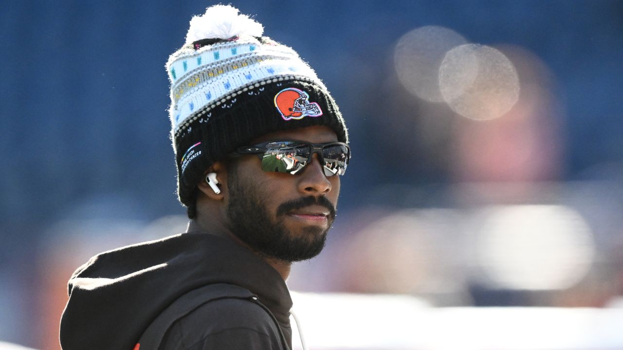 Cleveland Browns quarterback Shedeur Sanders (12) looks on during warm up prior to the game against the New England Patriots at Gillette Stadium.