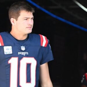 New England Patriots quarterback Drake Maye (10) enters the field prior to the first half against the Cleveland Browns at Gillette Stadium.