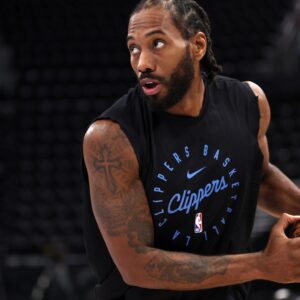 Los Angeles Clippers forward Kawhi Leonard (2) warms up prior to the game against the Dallas Mavericks at Intuit Dome