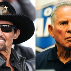 Richard Petty (L) and David Pearson (R)