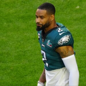 Philadelphia Eagles cornerback Darius Slay (2) warms up before playing against the Kansas City Chiefs in Super Bowl LVII at State Farm Stadium in Glendale on Feb. 12, 2023. Nfl Super Bowl Lvii Kansas City Chiefs Vs Philadelphia Eagles