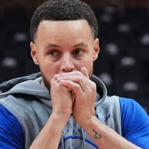 Golden State Warriors guard Stephen Curry (30) warms up before a game against the Toronto Raptors at Scotiabank Arena