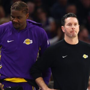 Los Angeles Lakers center Deandre Ayton (left) and head coach JJ Redick against the Phoenix Suns at Mortgage Matchup Center.
