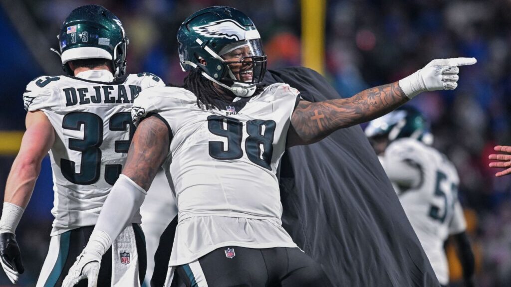 Eagles defenseman Jalen Carter