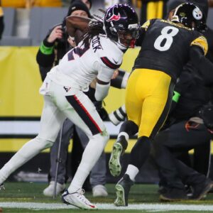 Calen Bullock and Aaron Rodgers