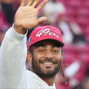 San Francisco 49ers middle linebacker Fred Warner (54) waves prior to the game against the Atlanta Falcons at Levi's Stadium.