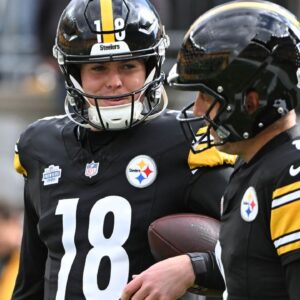 Aaron Rodgers and Will Howard