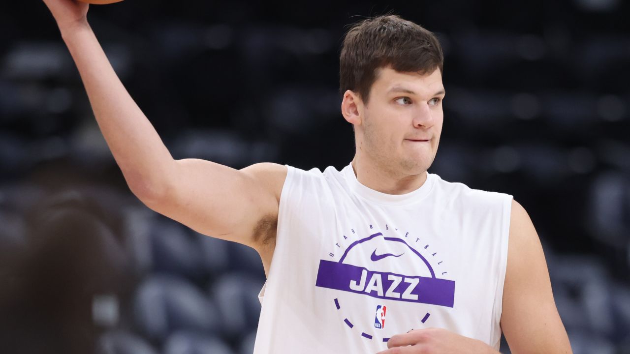 Utah Jazz center Walker Kessler (24) warms up before the game against the Phoenix Suns at Delta Center.