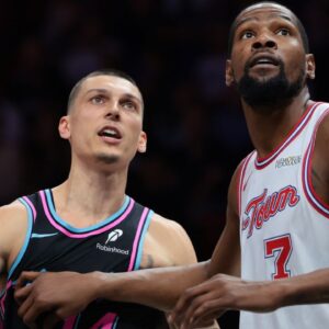 Houston Rockets forward Kevin Durant (7) defends against Miami Heat guard Tyler Herro (14) during the fourth quarter at Kaseya Center.